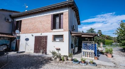 Casa indipendente / Villa 5 locali di 165 m² in Lugo (48022)