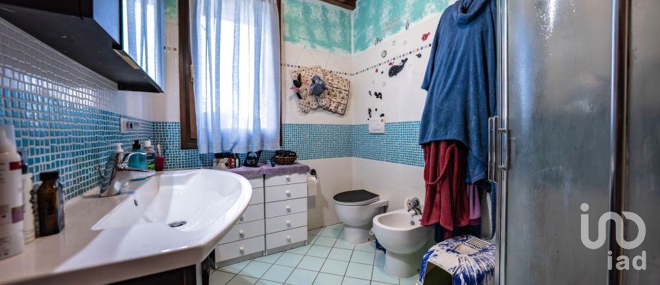 House 5 rooms of 165 m² in Lugo (48022)