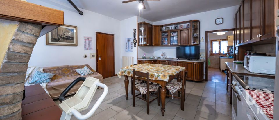 House 9 rooms of 238 m² in Lugo (48022)