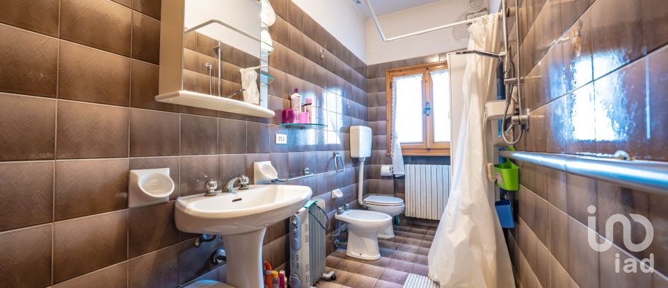 House 9 rooms of 238 m² in Lugo (48022)