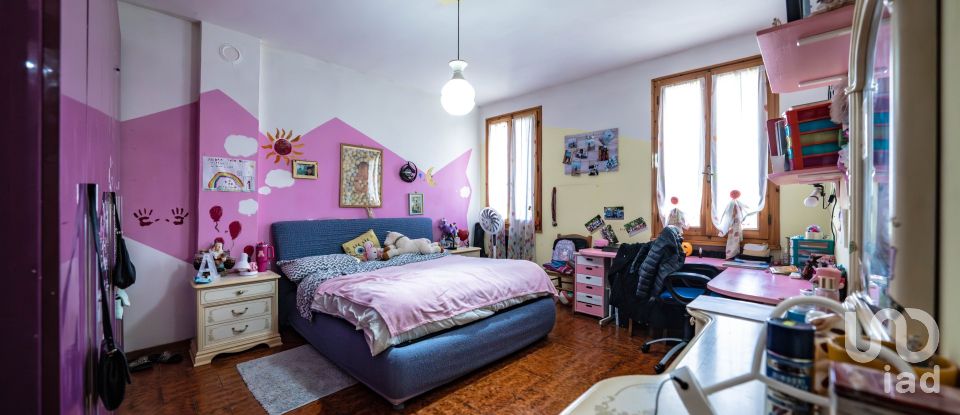 House 9 rooms of 238 m² in Lugo (48022)