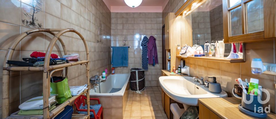 House 9 rooms of 238 m² in Lugo (48022)