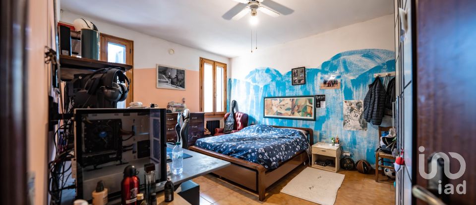 House 9 rooms of 238 m² in Lugo (48022)