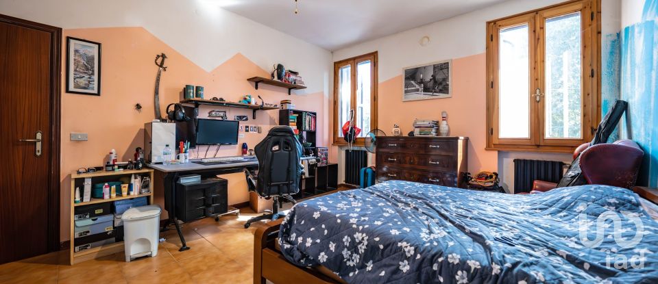 House 9 rooms of 238 m² in Lugo (48022)