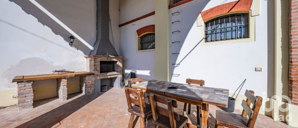 House 9 rooms of 357 m² in Jolanda di Savoia (44037)