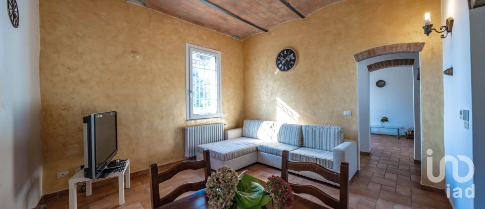 House 9 rooms of 357 m² in Jolanda di Savoia (44037)