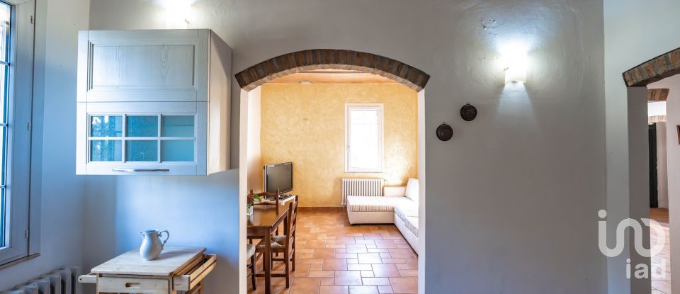 House 9 rooms of 357 m² in Jolanda di Savoia (44037)