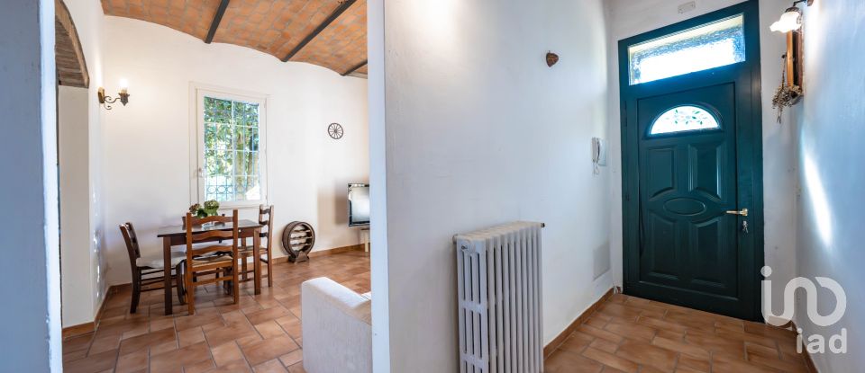 House 9 rooms of 357 m² in Jolanda di Savoia (44037)