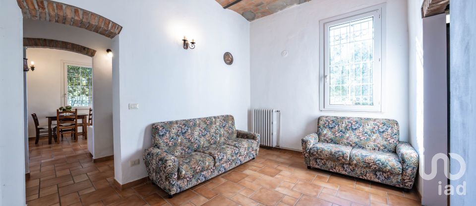 House 9 rooms of 357 m² in Jolanda di Savoia (44037)