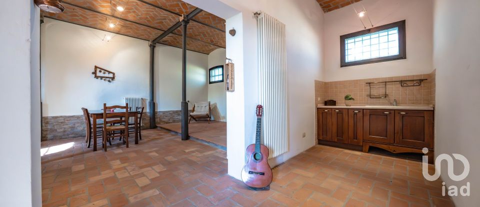 House 9 rooms of 357 m² in Jolanda di Savoia (44037)