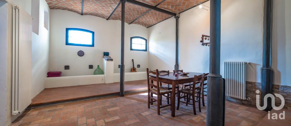 House 9 rooms of 357 m² in Jolanda di Savoia (44037)