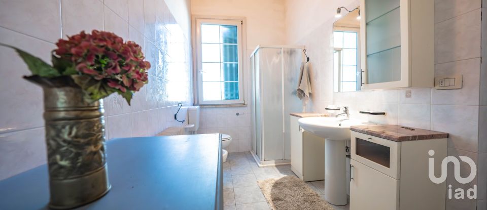 House 9 rooms of 357 m² in Jolanda di Savoia (44037)