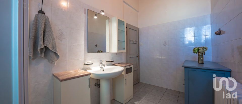 House 9 rooms of 357 m² in Jolanda di Savoia (44037)