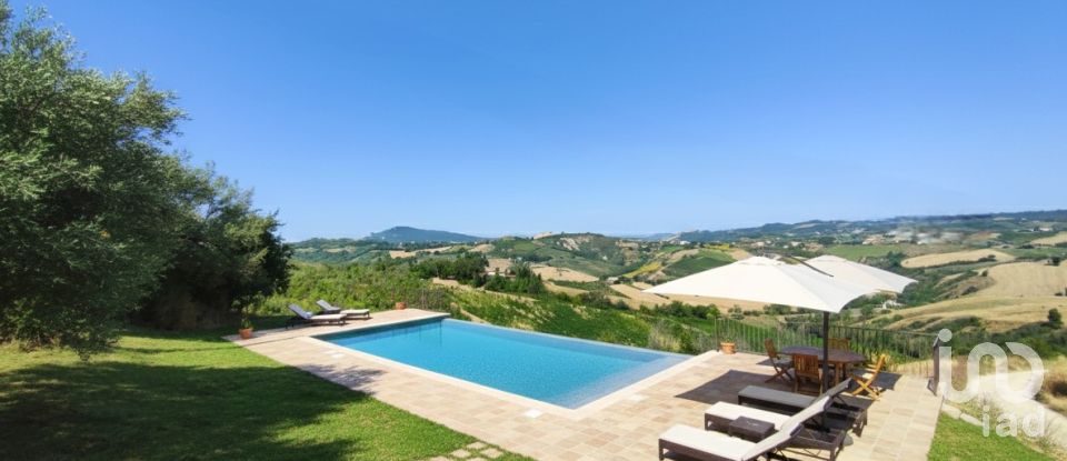 House 6 rooms of 165 m² in Offida (63073)