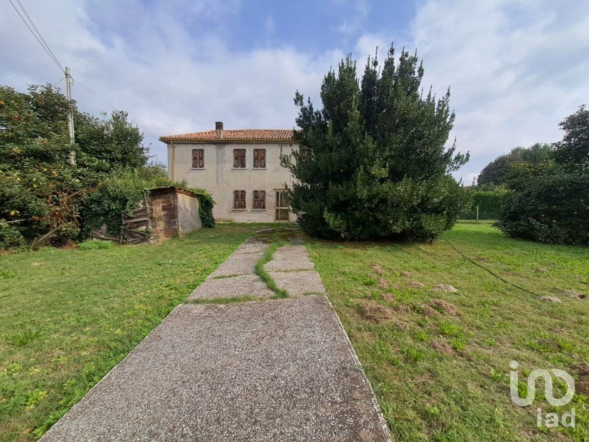 Casa indipendente / Villa 6 locali di 160 m² in Rovigo (45100)