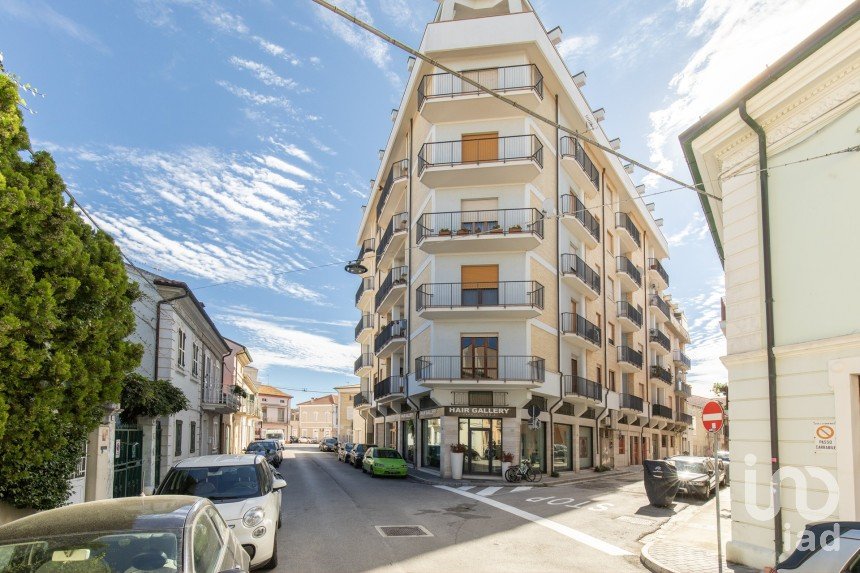 Appartamento 6 locali di 147 m² a Civitanova Marche (62012)