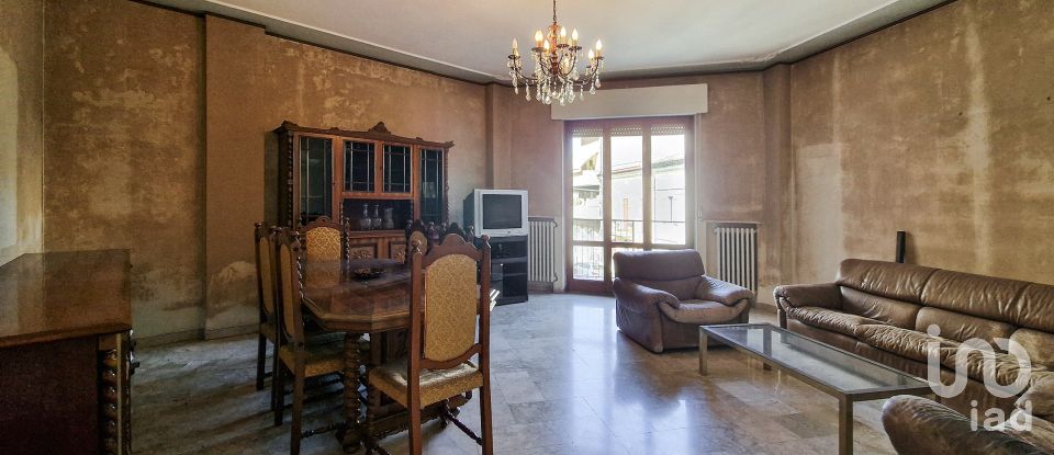 Appartamento 6 locali di 147 m² a Civitanova Marche (62012)