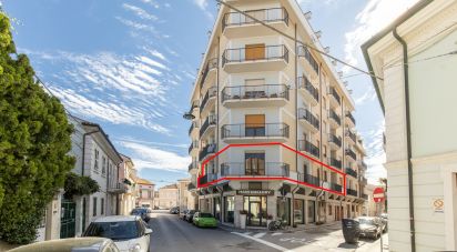 Appartamento 6 locali di 147 m² a Civitanova Marche (62012)