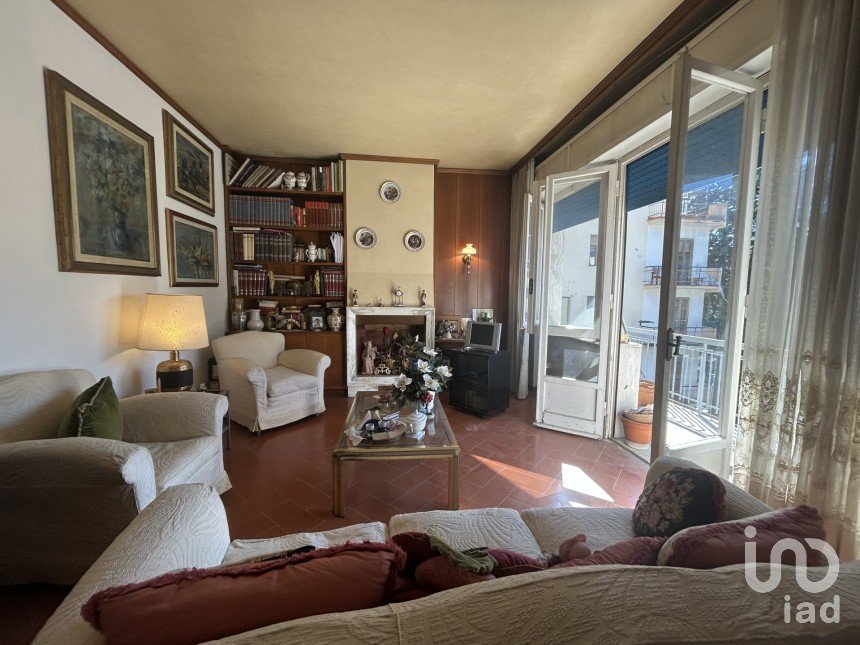 Quadrilocale di 110 m² a Firenze (50137)