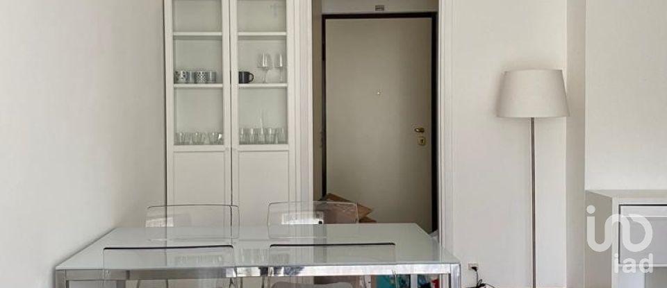 Two-room apartment of 51 m² in Milano (20122)