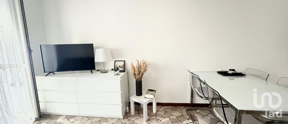 Two-room apartment of 51 m² in Milano (20122)