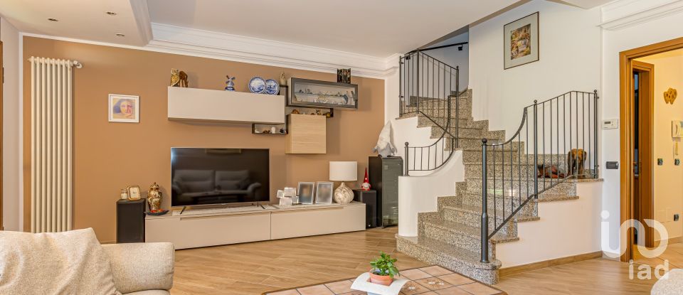 Casa indipendente / Villa 5 locali di 169 m² in Paderno Dugnano (20037)