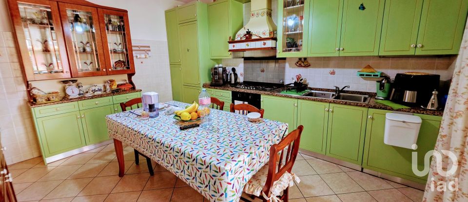 Appartamento 7 locali di 240 m² a San Benedetto del Tronto (63074)