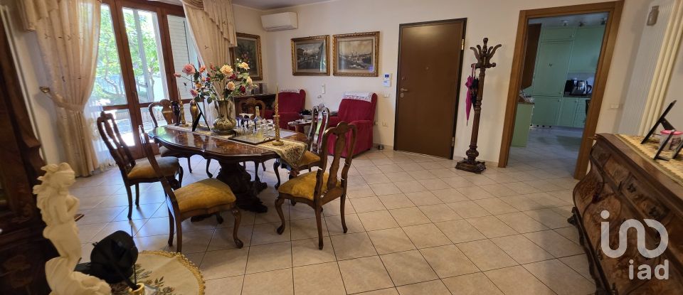 Appartamento 7 locali di 240 m² a San Benedetto del Tronto (63074)