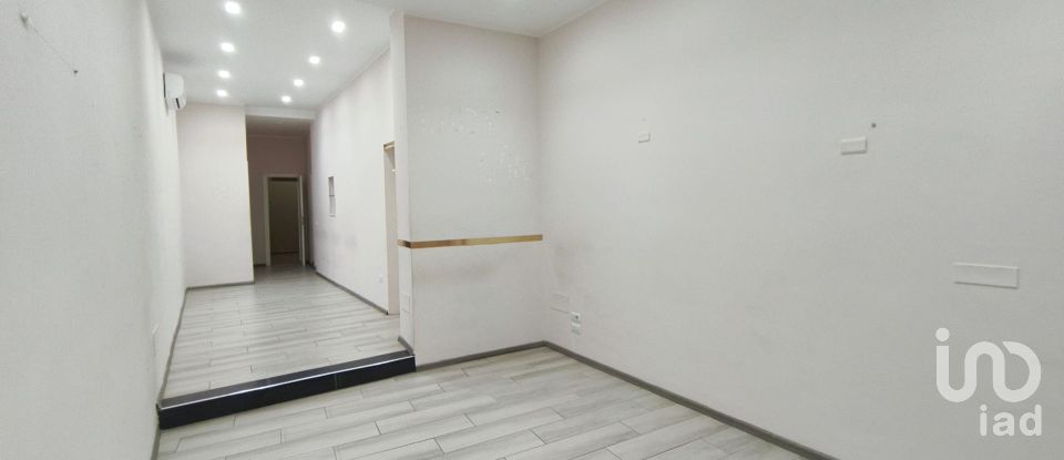 Shop / premises commercial of 50 m² in Bacoli (80070)