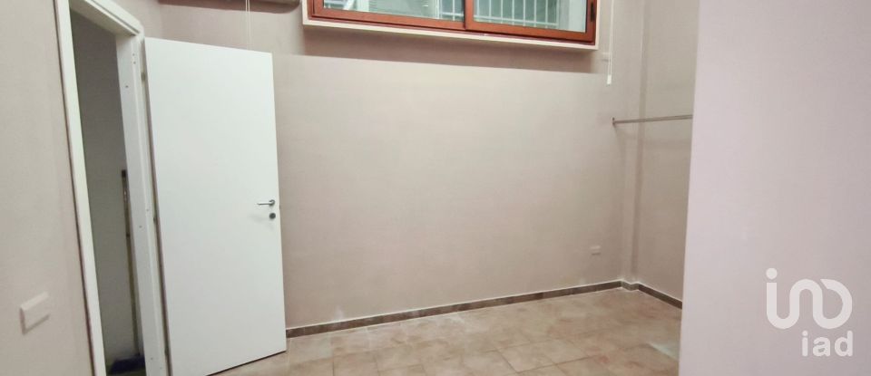 Shop / premises commercial of 50 m² in Bacoli (80070)