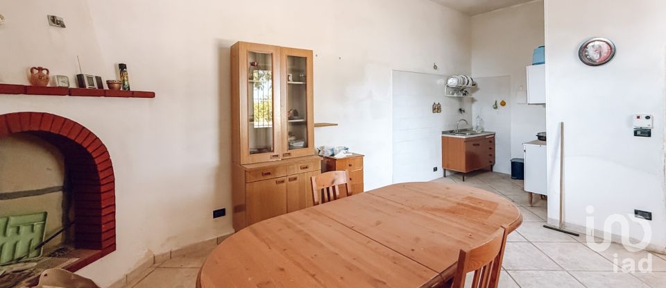 House boat 9 rooms of 180 m² in Francavilla Fontana (72021)