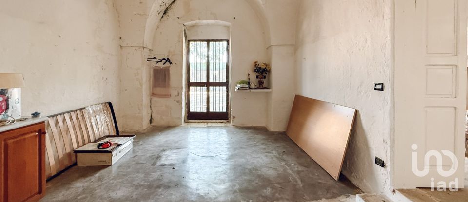 House boat 9 rooms of 180 m² in Francavilla Fontana (72021)