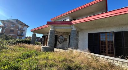 Casa indipendente / Villa 10 locali di 400 m² in Volpiano (10088)