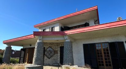 Casa indipendente / Villa 10 locali di 400 m² in Volpiano (10088)