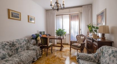 Apartment 6 rooms of 117 m² in Genova (16131)