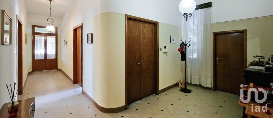 Apartment 12 rooms of 265 m² in Montegranaro (63812)