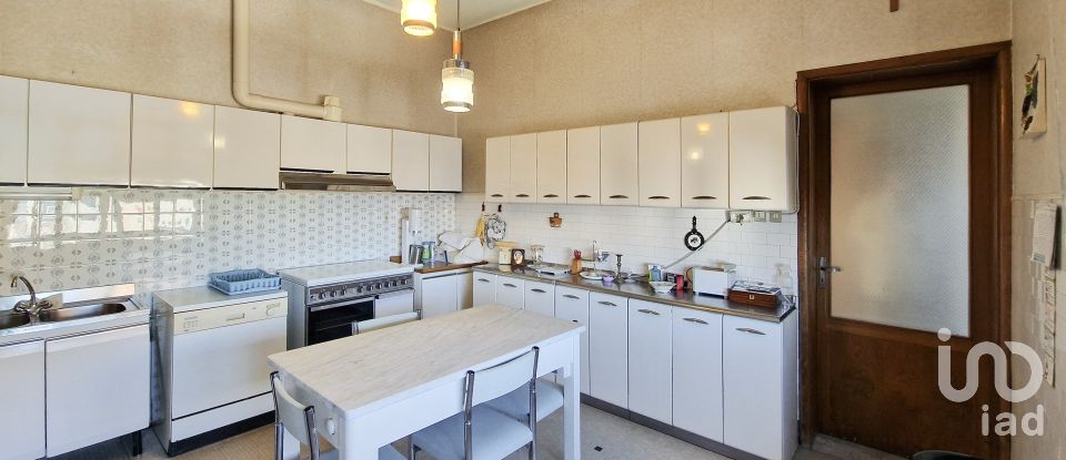 Apartment 12 rooms of 265 m² in Montegranaro (63812)