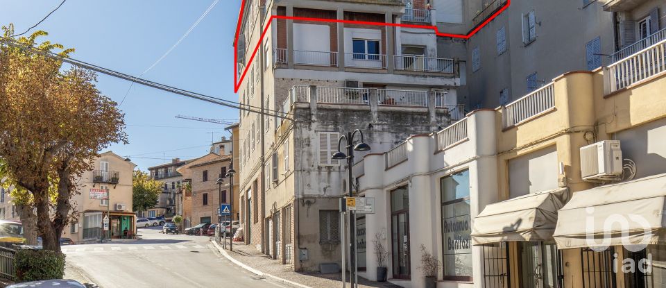 Apartment 12 rooms of 265 m² in Montegranaro (63812)