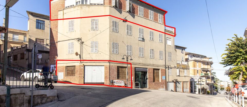 Apartment 12 rooms of 265 m² in Montegranaro (63812)