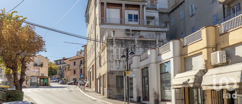 Apartment 12 rooms of 265 m² in Montegranaro (63812)