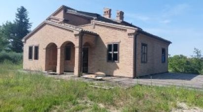 Casa indipendente / Villa 7 locali di 190 m² in Treia (62010)