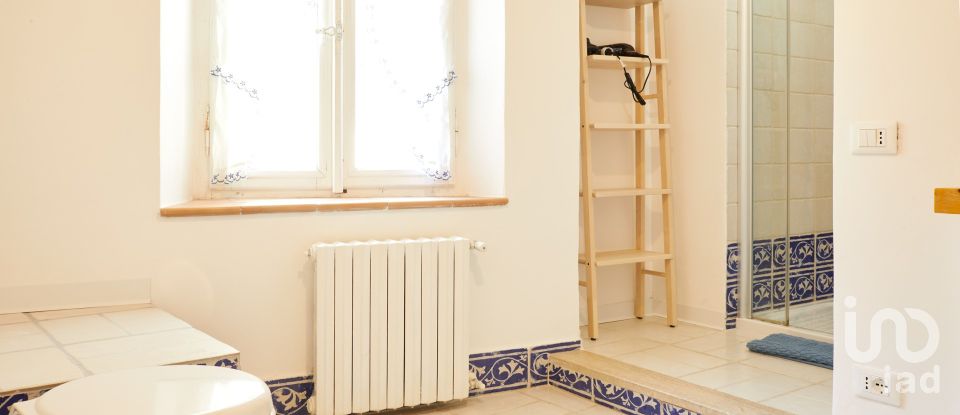 Village house 6 rooms of 95 m² in Lapedona (63823)