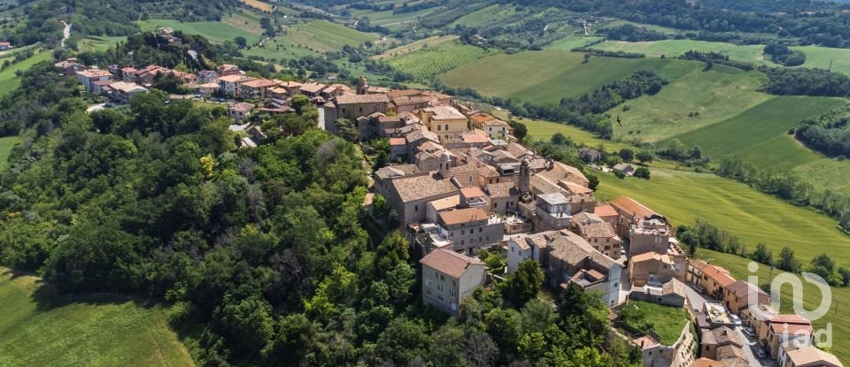 Village house 6 rooms of 95 m² in Lapedona (63823)