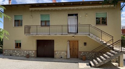 Casale 9 locali di 203 m² in Montepulciano (53045)
