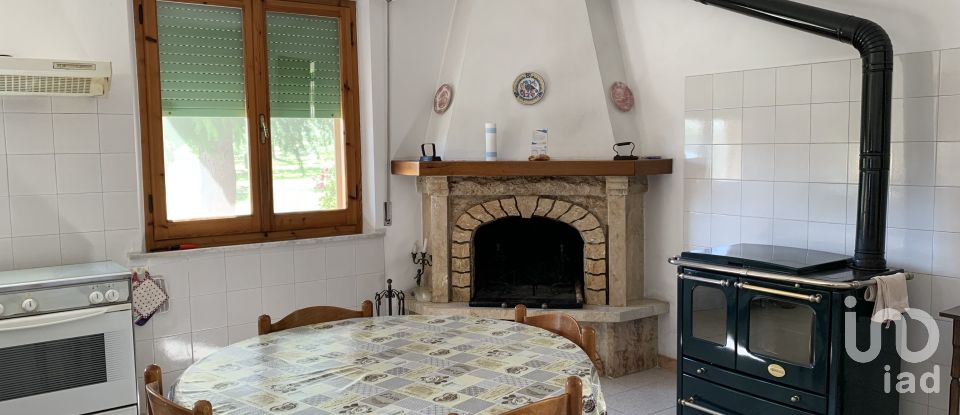 Farm 9 rooms of 203 m² in Montepulciano (53045)