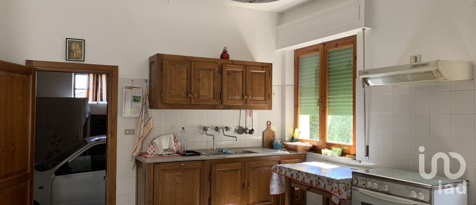 Farm 9 rooms of 203 m² in Montepulciano (53045)