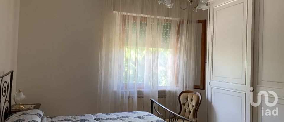 Farm 9 rooms of 203 m² in Montepulciano (53045)