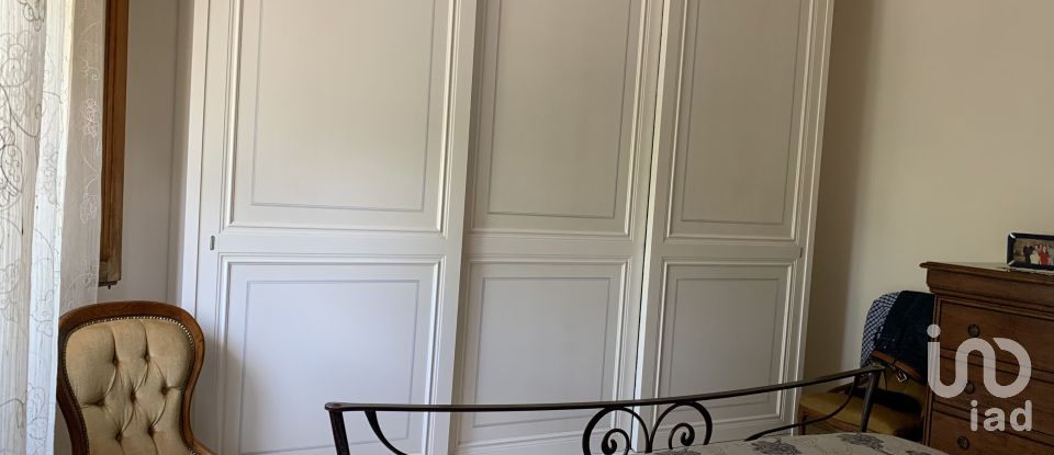 Farm 9 rooms of 203 m² in Montepulciano (53045)