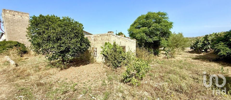 Land of 12,910 m² in Noto (96017)