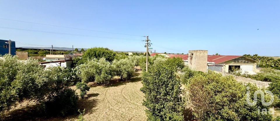 Land of 12,910 m² in Noto (96017)